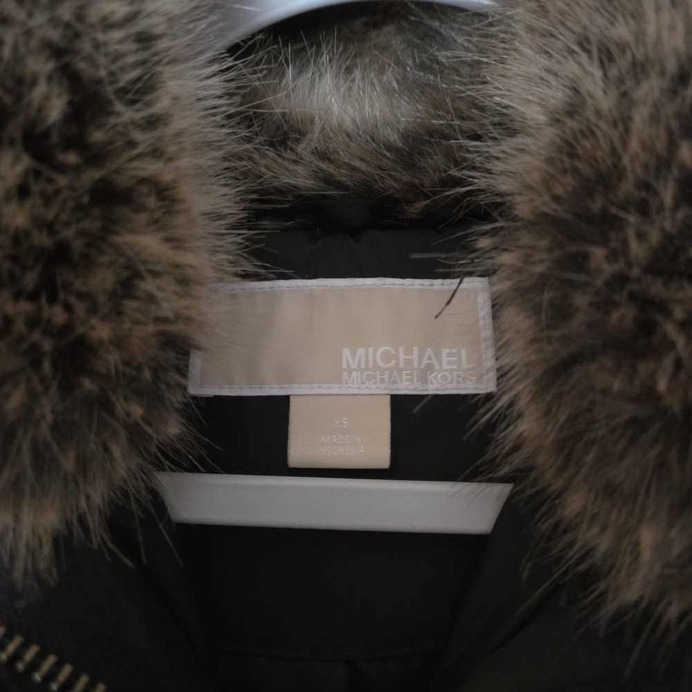 Michael Kors Black Quilted Puffer Coat with Faux Fur Trim - Picture 2 of 6